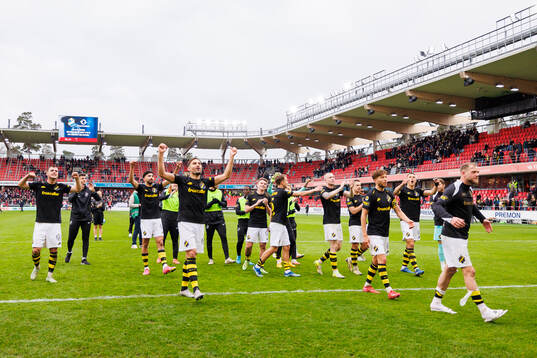 AIKs spelare jublar