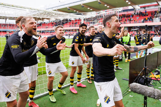 AIKs spelare jublar