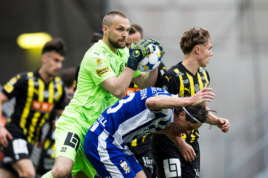 Häckens målvakt Oscar Jansson och IFK Göteborgs Gustav