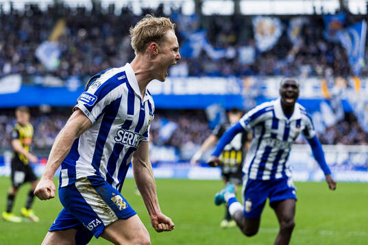 IFK Göteborgs Max Fenger jublar