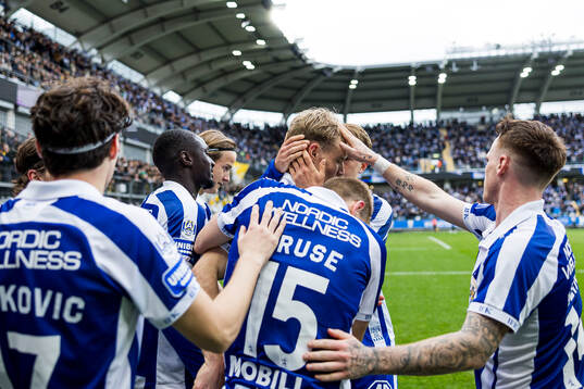 IFK Göteborgs Max Fenger jublar