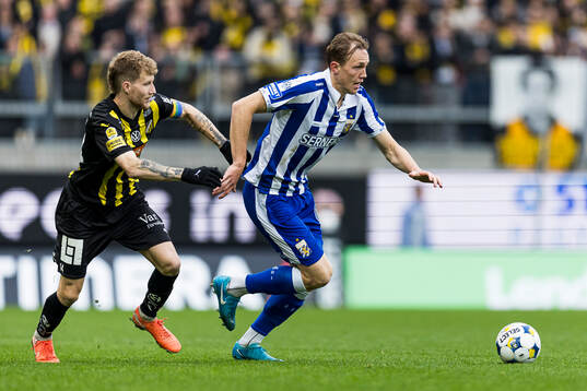 Häckens Simon Gustafson och IFK Göteborgs Adam Carlén
