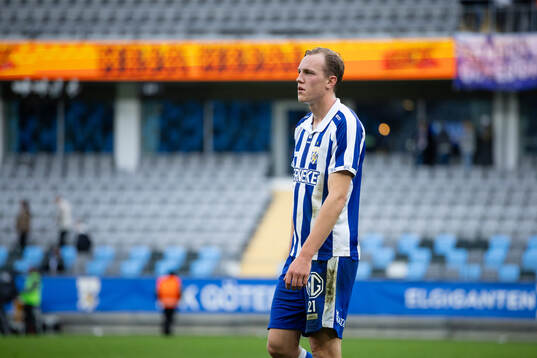 IFK Göteborgs Adam Carlén deppar