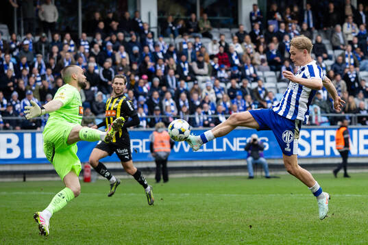Häckens målvakt Oscar Jansson och IFK Göteborgs Max