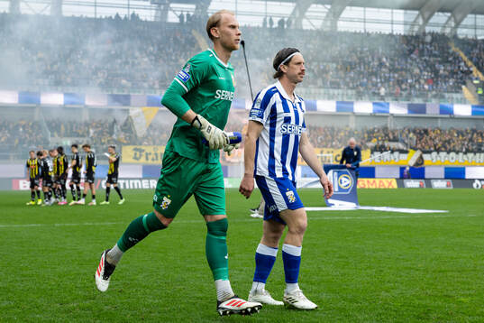 IFK Göteborgs målvakt Pontus Dahlberg och Gustav Svensson