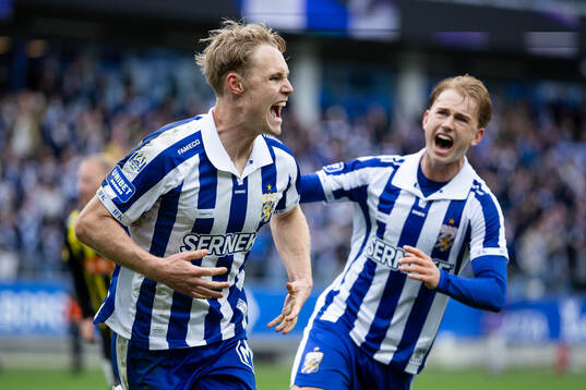 IFK Göteborgs Max Fenger jublar