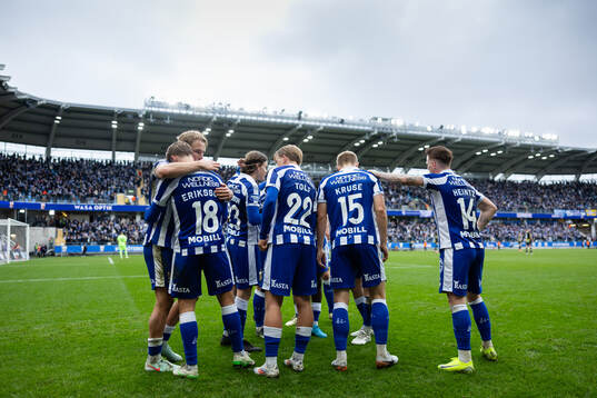 IFK Göteborgs Max Fenger jublar