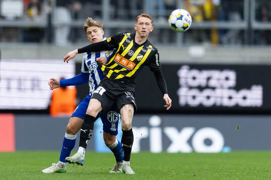 IFK Göteborgs Felix Eriksson och Häckens Julius Lindberg