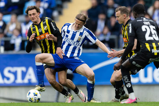 Häckens Silas Andersen och IFK Göteborgs August Erlingmark