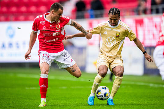Kalmars Melker Hallberg och Östersunds Nebiyou Perry