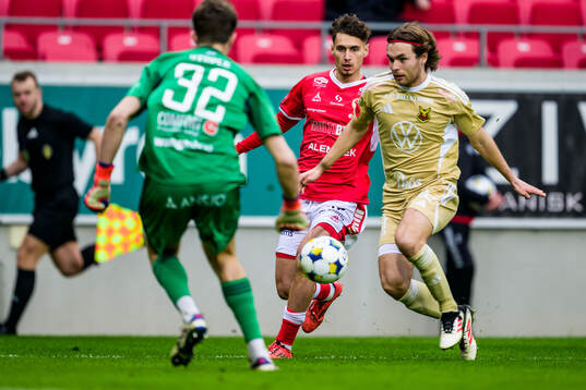 Kalmars Camil Jebara och Östersunds Theodor Johansson