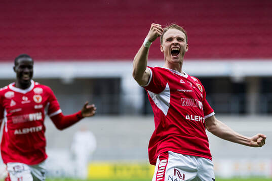 Kalmars Sivert Engh Øverby jublar