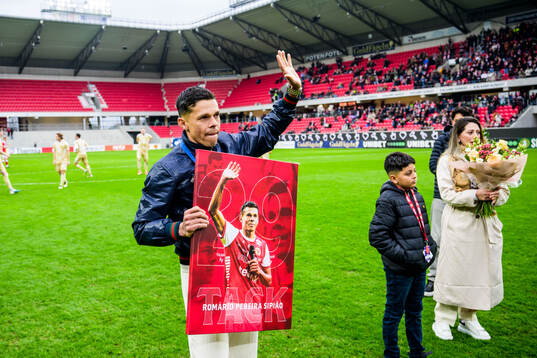Fd Kalmarspelaren Romario tackas av