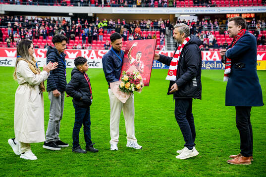 Fd Kalmarspelaren Romario tackas av