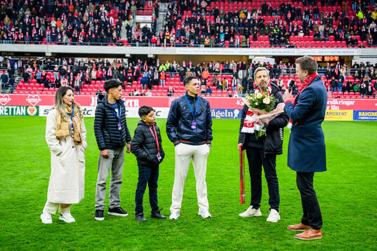 Fd Kalmarspelaren Romario tackas av