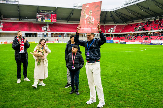 Fd Kalmarspelaren Romario tackas av