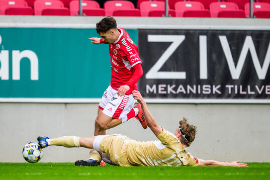 Kalmars Camil Jebara och Östersunds Philip Bonde