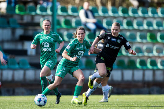 Mari Fisketjøn Indrebø of HamKam and Hanne Sommervold