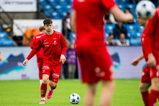 Mads Hansen of Brann warms up
