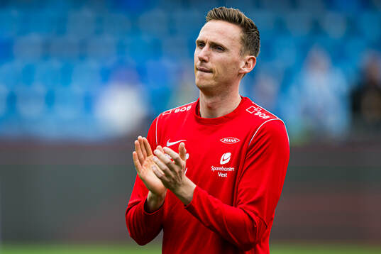Joachim Soltvedt of Brann warms up