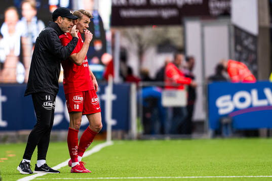 Freyr Alexandersson, head coach of Brann, and Emil Kornvig