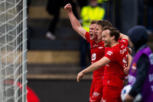 Aune Heggebø of Brann celebrates