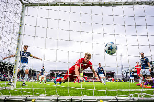 Aune Heggebø of Brann scores the 1-2 goal