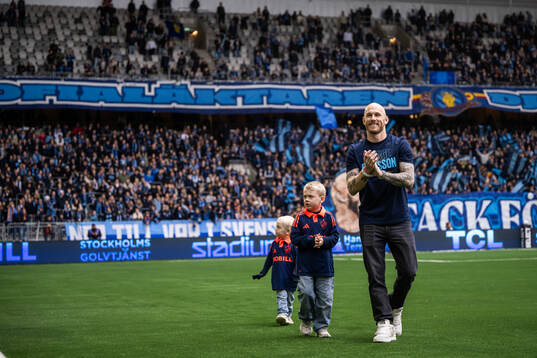 Magnus Eriksson tackas av