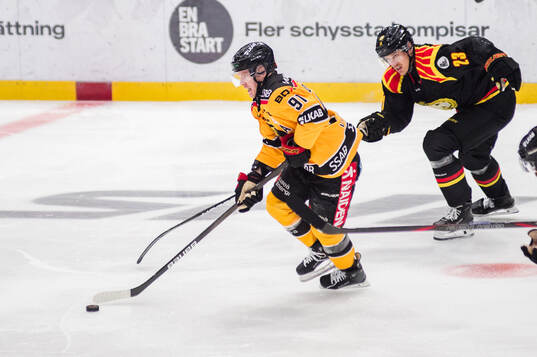 Luleås Brian O'neil och Brynäs Oskar Lindblom