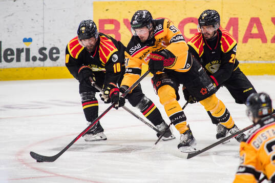 Brynäs Johan Larsson och Axel Andersson mot Luleås Markus