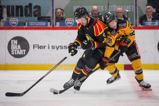 Brynäs Miks Indrasis och Luleås Brian O'neil