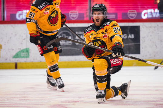 Luleås Brendan Shinnimin jublar