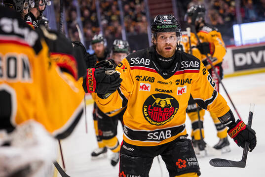 Luleås Brendan Shinnimin jublar