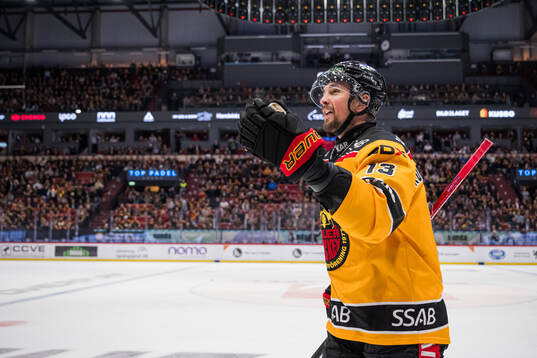 Luleås Eetu Koivistoinen jublar