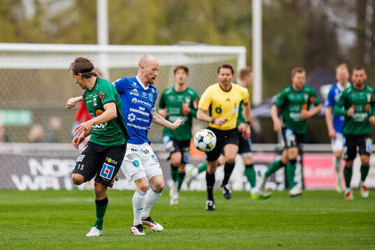 Varbergs Jesper Jonasson Westermark och Umeå FCs Stefan