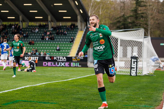 Bläddra bland fler bilder av Fotboll, Superettan, Varberg - Umeå FC