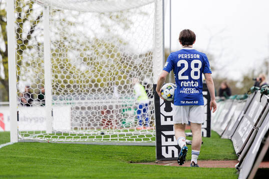 Umeå FCs Daniel Persson deppar