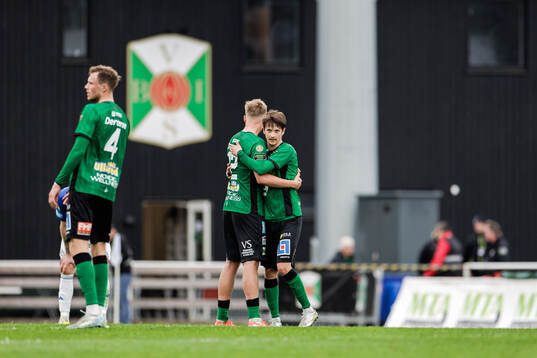 Varbergs Olle Edlund  jublar