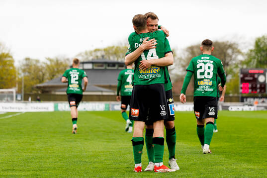 Varbergs Oliver Alfonsi och Albin Winbo jublar