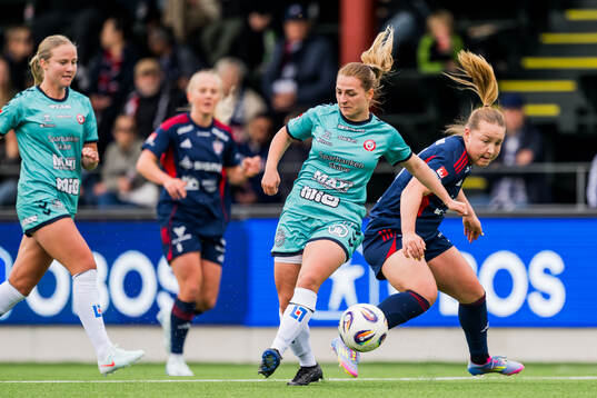 Kristianstads Emma Petrovic och Rosengårds Oona Sevenius