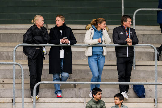 Caroline Seger, Therese Sjögran och Rosengårds