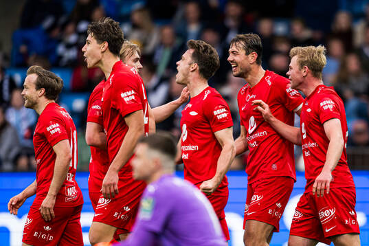 Aune Heggebø of Brann celebrates