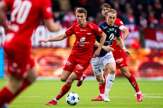 Emil Kornvig of Brann and Elias Hoff Melkersen of
