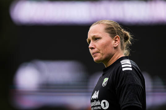 Silje Bekkåsen Nyhagen of Hønefoss warms up