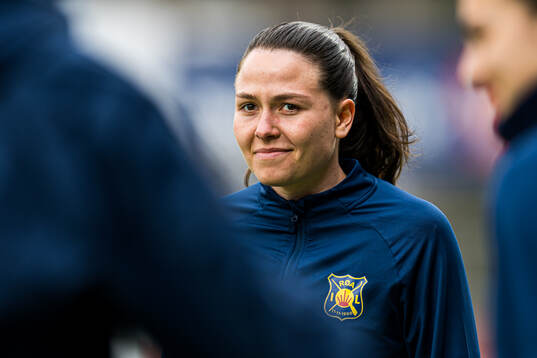 Solveig Engås of Røa warms up