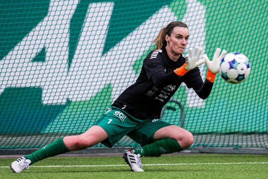 Siri Ervik of Hønefoss warms up