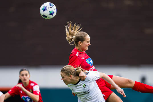 Mina Bell Folland of Røa scores the 0-1 goal