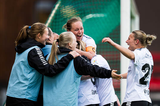 Kristin Sandstad Gumaer of Hønefoss celebrates
