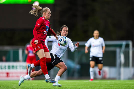 Mia Hambro Svendsen of Røa and Kristin Sandstad Gumaer of