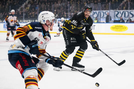 Djurgårdens Filip Eriksson och AIKs Oscar Nord
